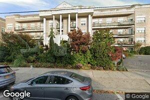 260 Central Ave Unit 423, Lawrence, NY 11559