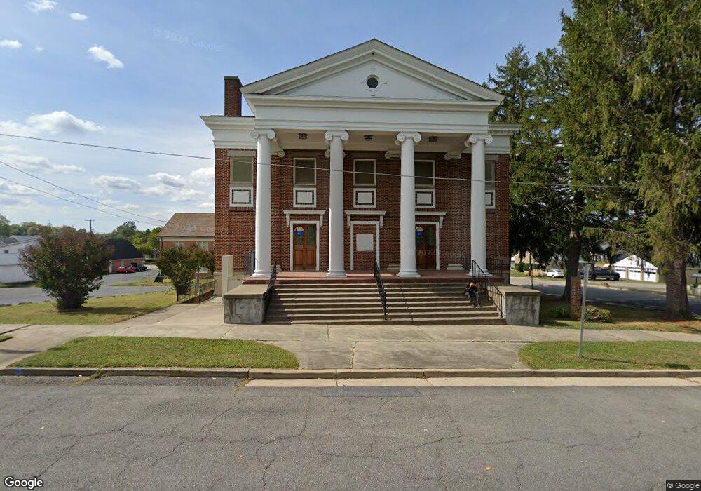 489 N Winchester Ave, Waynesboro, VA 22980 - photo 1