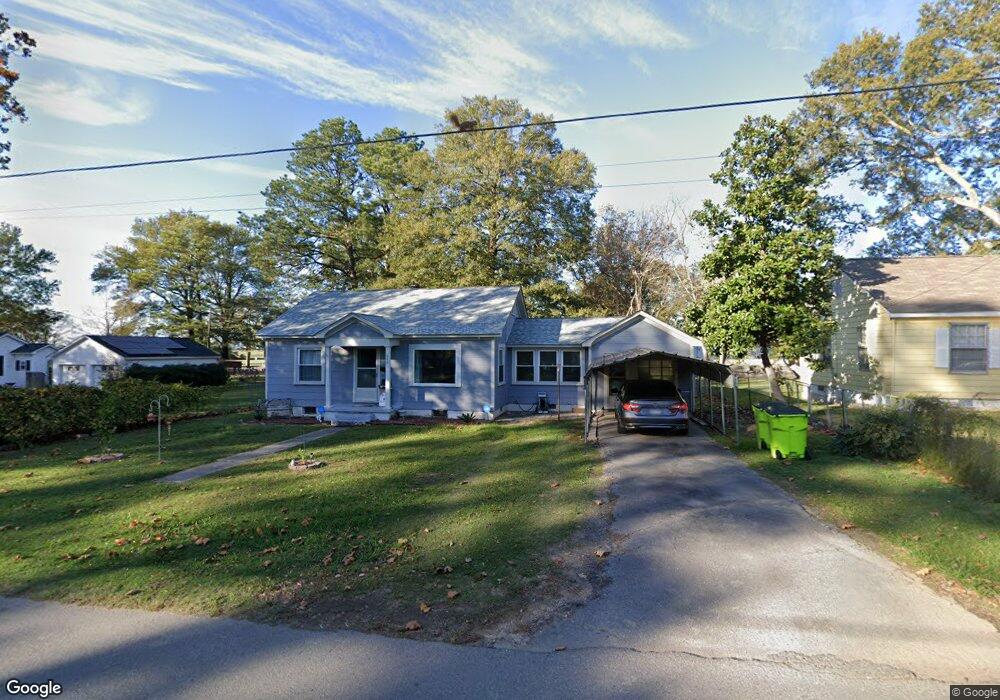 612 W 10th St, Stuttgart, AR 72160 - photo 1