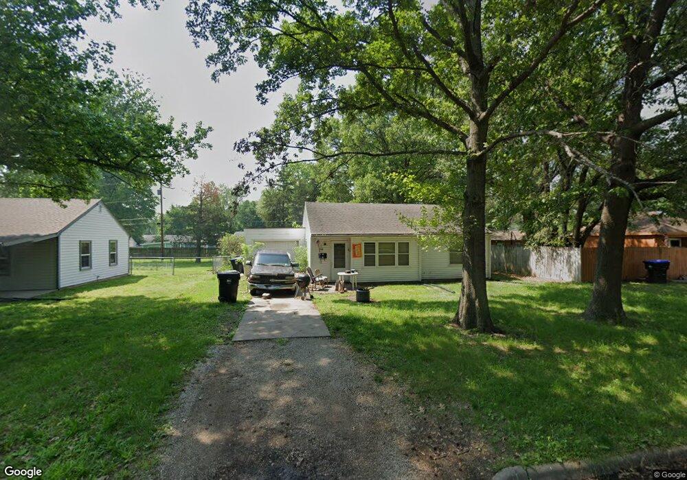 2529 SW 23rd St, Topeka, KS 66611 - photo 1