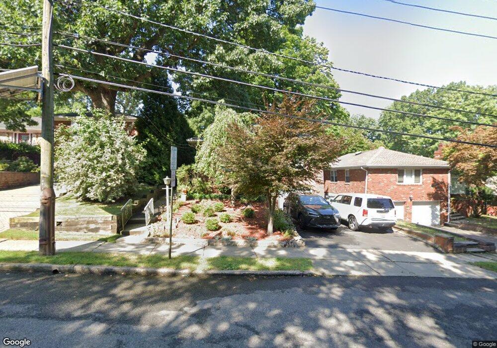 2260 Jones Rd, Fort Lee, NJ 07024 - photo 1