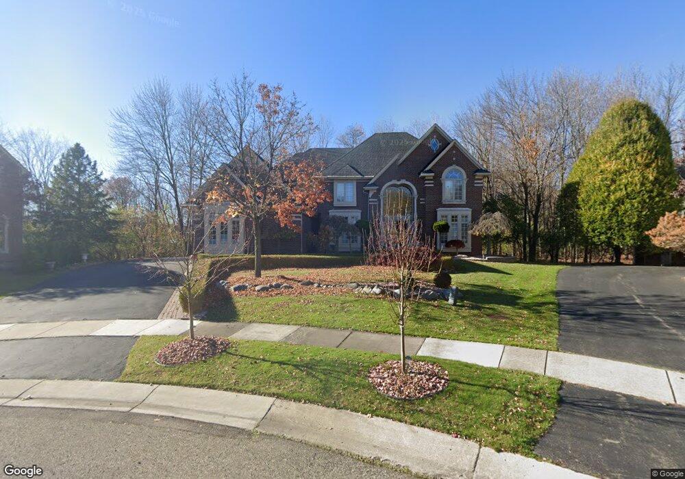 6837 Kennsway Ct, West Bloomfield, MI 48322 - photo 1
