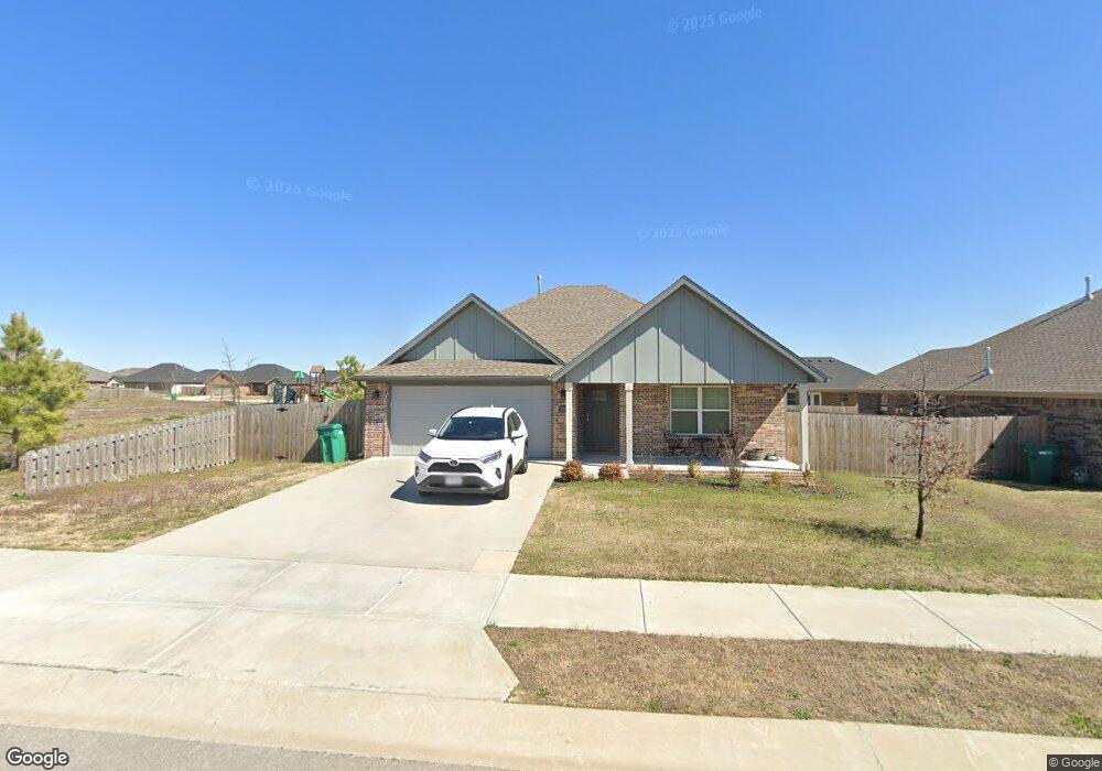 986 Madden St, Tontitown, AR 72762 - photo 1