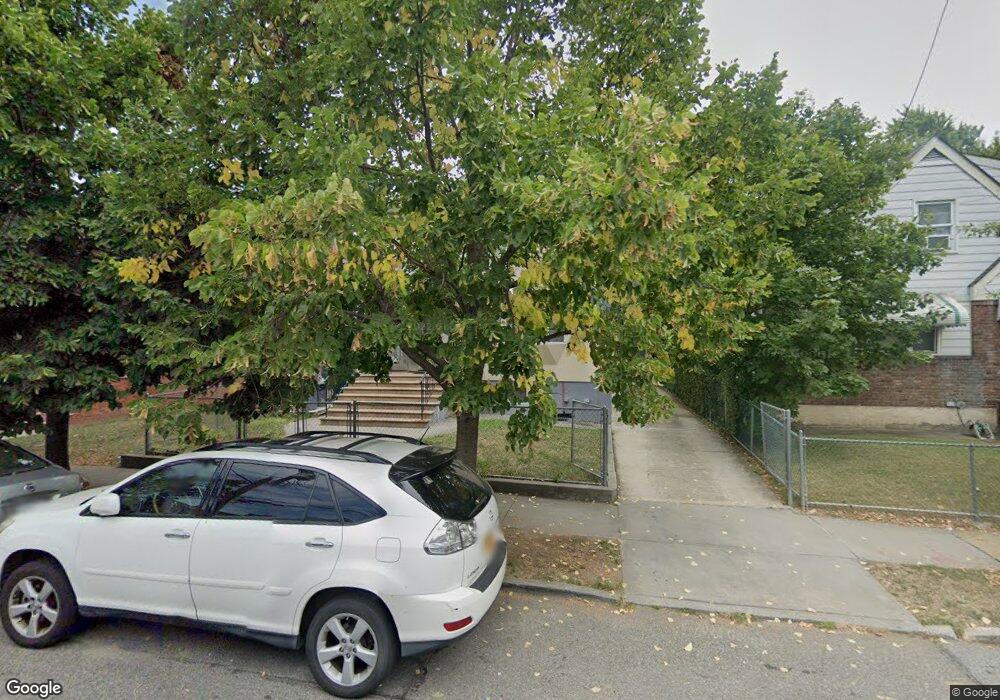 6235 136th St, Flushing, NY 11367 - photo 1