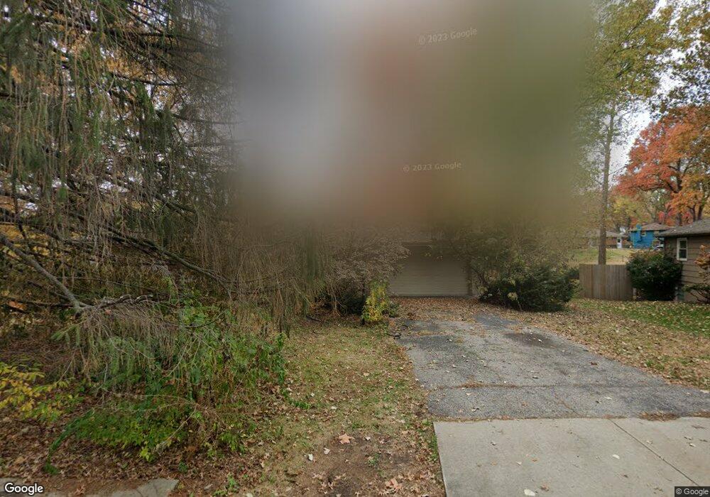 5406 Lucille Ln, Shawnee, KS 66203 - photo 1