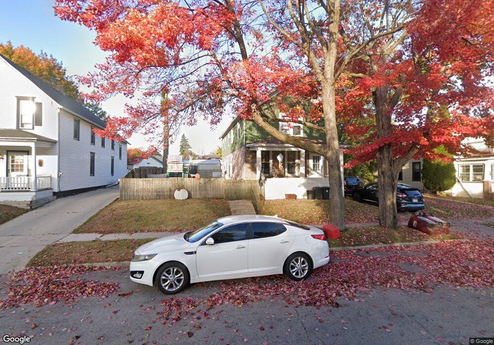 720 N 10th St, Manitowoc, WI 54220 - photo 1