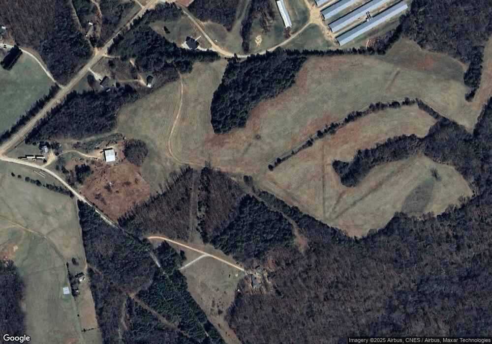 669 Lazy b Dr, Hartwell, GA 30643 - photo 1