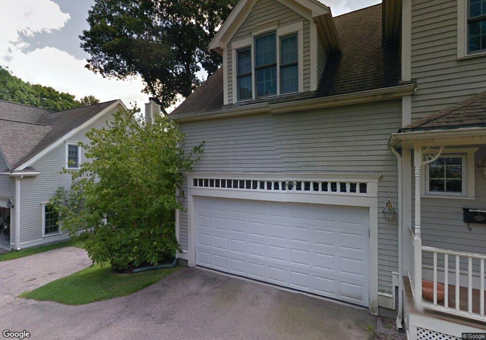 272 Langley Rd unit 1   272, Newton Center, MA 02459 - photo 1