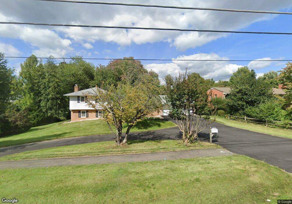 6716 Haycock Rd, Falls Church, VA 22043 - photo 1