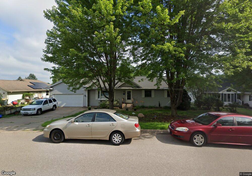 905 Amy Dr, Holmen, WI 54636 - photo 1