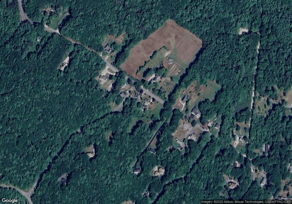 32 Pine St, Freeport, ME 04032 - photo 1