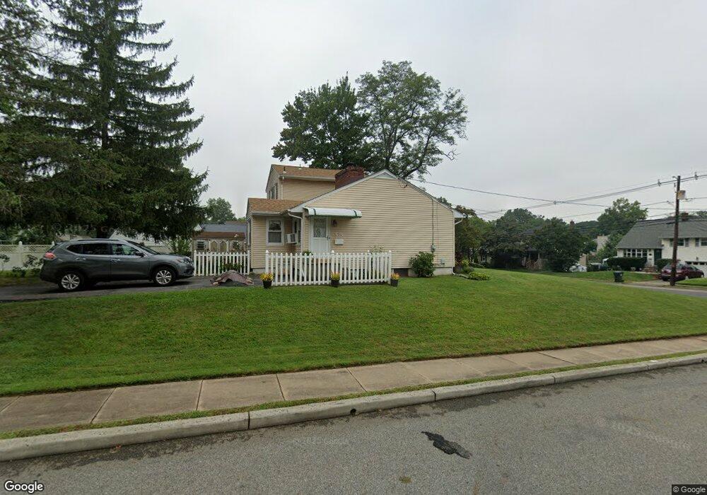 539 Chain o Hills Rd, Colonia, NJ 07067 - photo 1