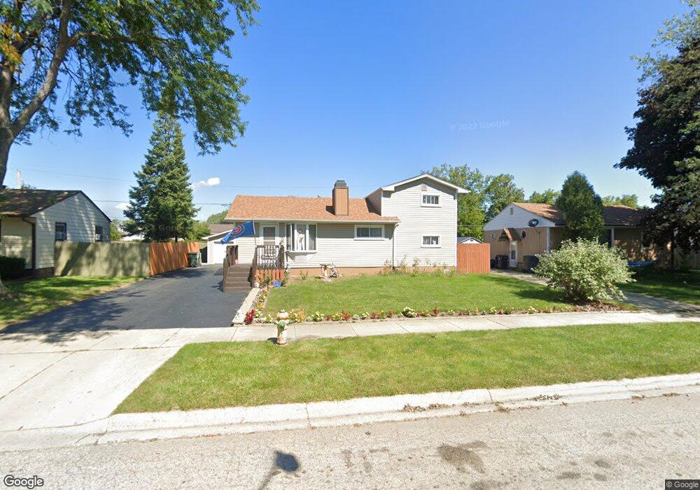 2828 Shoshone Rd, Waukegan, IL 60087 - photo 1