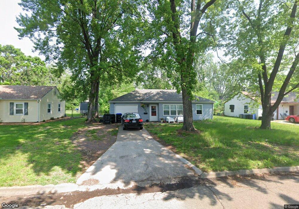2526 SW 23rd St, Topeka, KS 66611 - photo 1