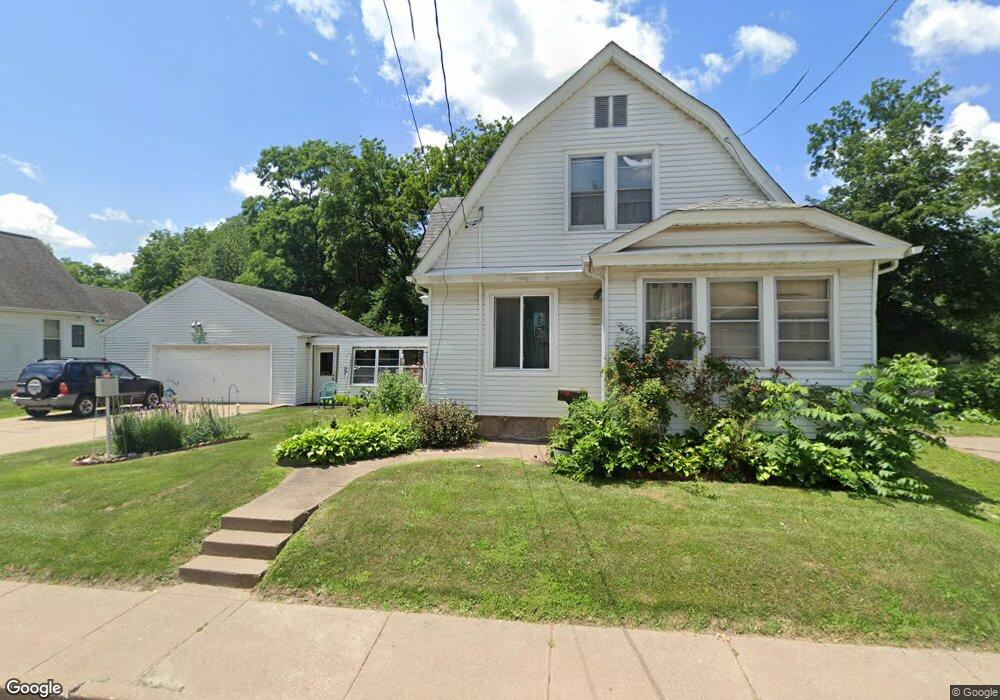 928 N Pine St, Davenport, IA 52804 - photo 1