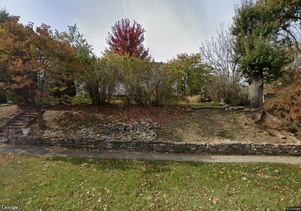 101 E 10th St S, Newton, IA 50208 - photo 1