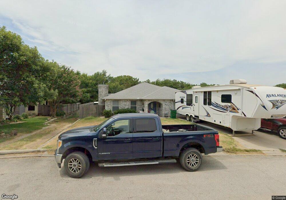 705 Valleyridge Ct, Decatur, TX 76234 - photo 1