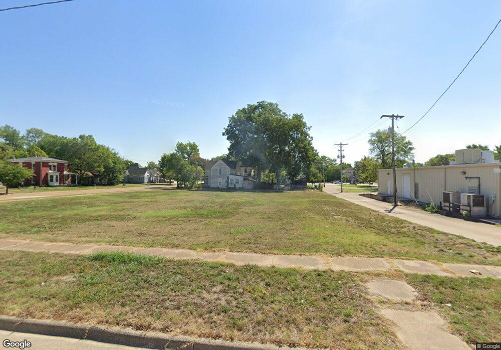 310 S 17th St, Parsons, KS 67357 - photo 1