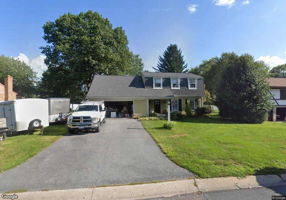 274 Robin Dale Dr, Leola, PA 17540 - photo 1