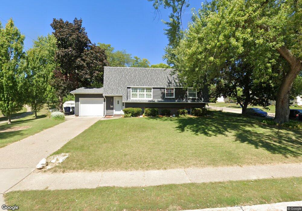 632 W 46th St, Davenport, IA 52806 - photo 1