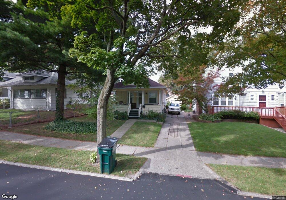 2308 Strathmore Rd, Lansing, MI 48910 - photo 1