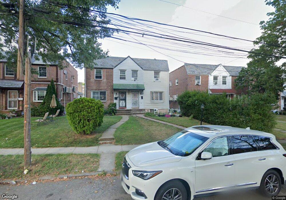 8218 165th St, Jamaica, NY 11432 - photo 1