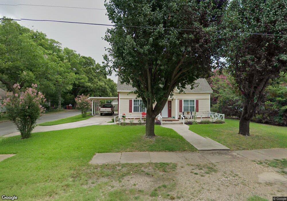 1020 Park Ave, Bonham, TX 75418 - photo 1