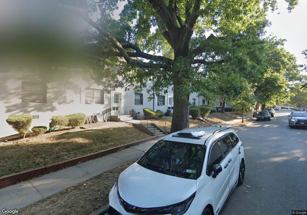 13751 68th Dr unit B, Flushing, NY 11367 - photo 1