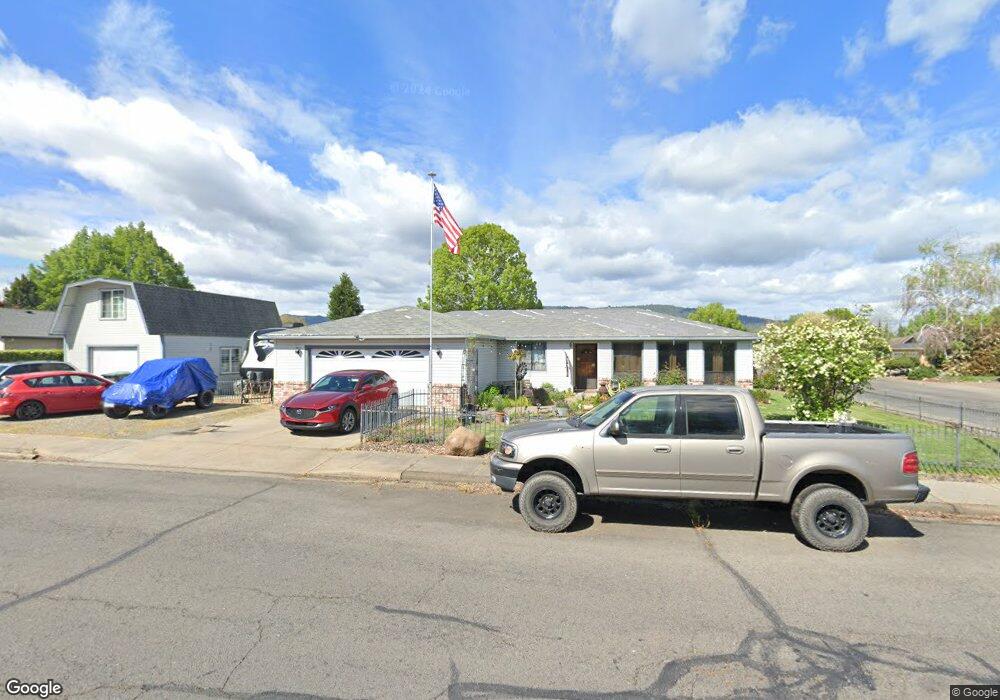 728 Glenn Way, Central Point, OR 97502 - photo 1