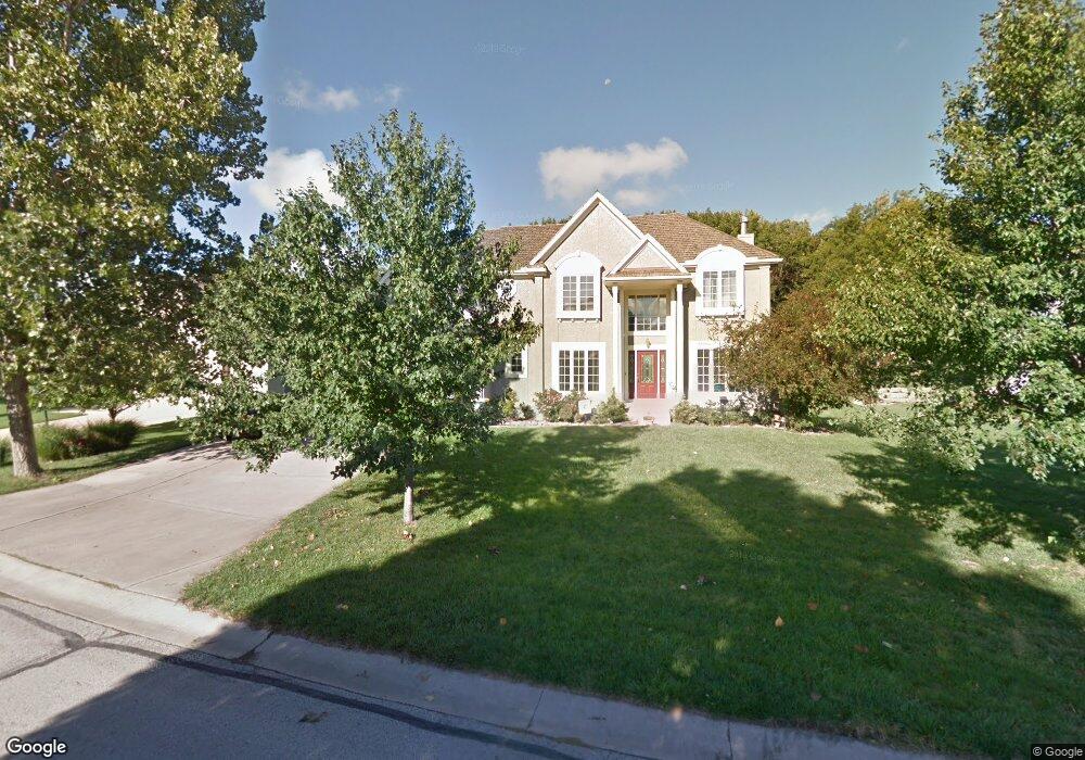 7604 Eicher Dr, Shawnee, KS 66217 - photo 1