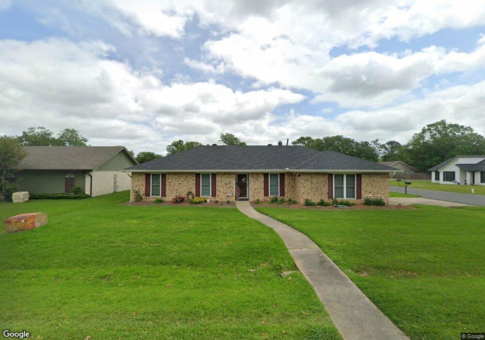 4557 W Meadow Ln, Lake Charles, LA 70605 - photo 1