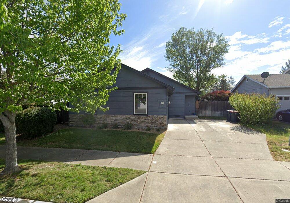 915 Silver Fox Dr, Central Point, OR 97502 - photo 1