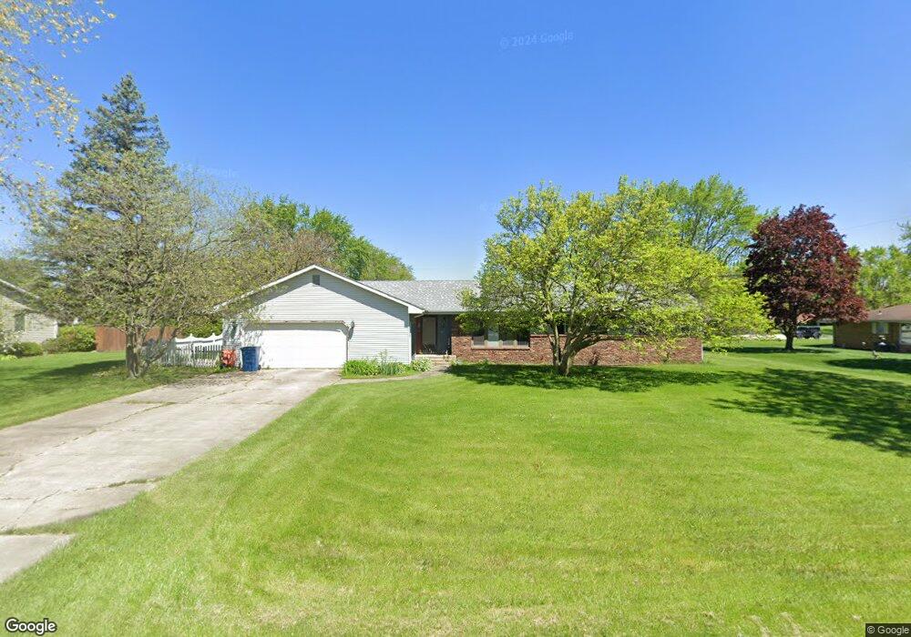 642 Magnolia Dr, Crown Point, IN 46307 - photo 1