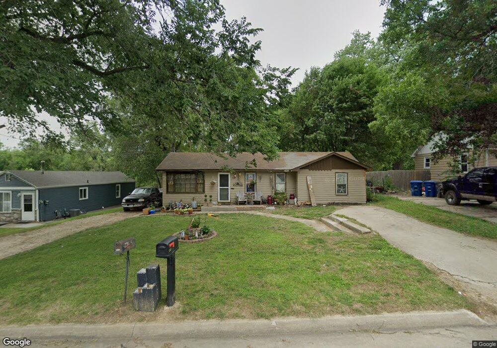 4212 SE 8th St, Des Moines, IA 50315 - photo 1