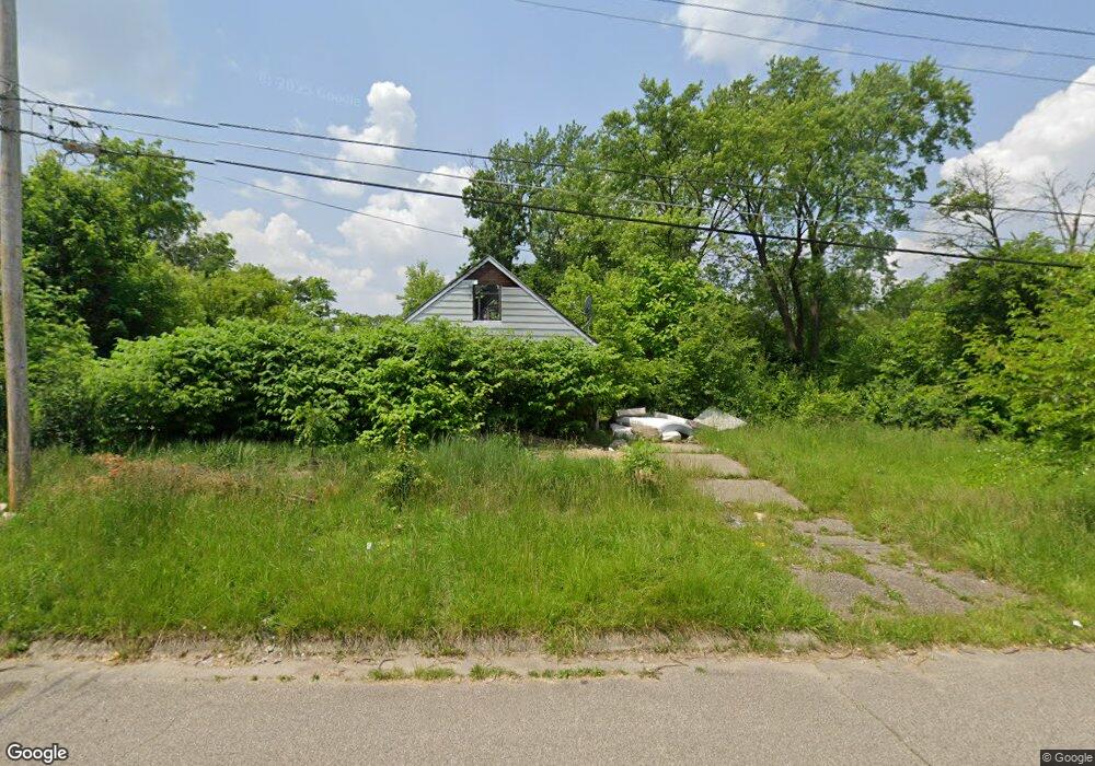 912 Hughes Ave, Flint, MI 48503 - photo 1