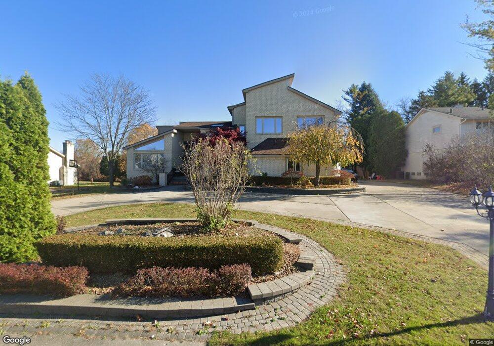 6695 Arlington Dr, West Bloomfield, MI 48322 - photo 1