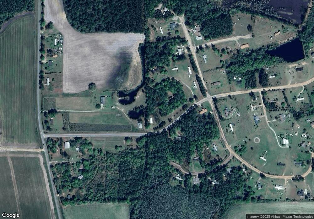 225 Haley Cir, Douglas, GA 31533 - photo 1