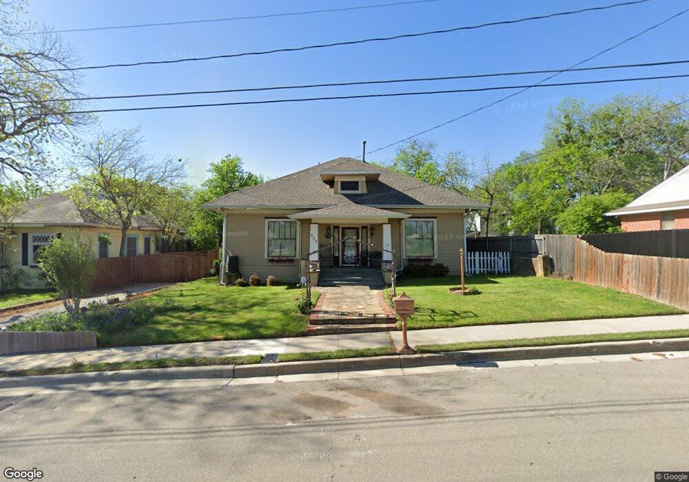 306 E Oak St, Weatherford, TX 76086 - photo 1