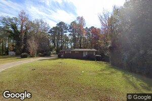 204 Sunset Dr, West Point, GA 31833