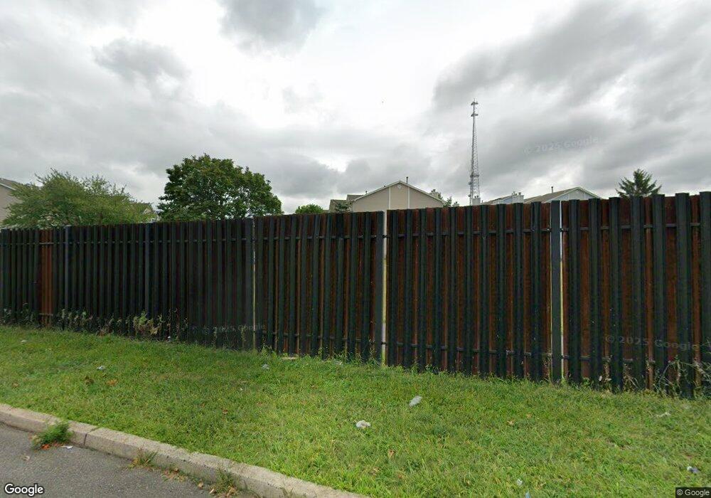 524 Edpas Rd, New Brunswick, NJ 08901 - photo 1