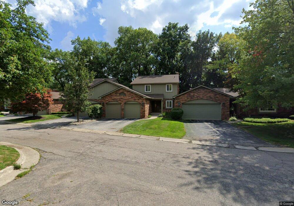 5587 N Adams Way, Bloomfield Township, MI 48302 - photo 1