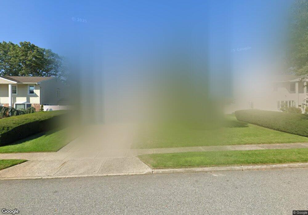 31 Chatham Rd, ComMacK, NY 11725 - photo 1