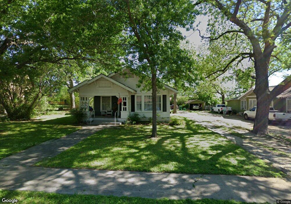 214 E Hird St, Gainesville, TX 76240 - photo 1