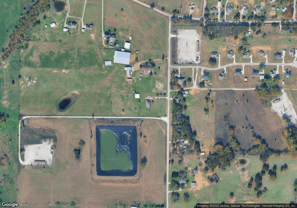 901 Mcvoid Rd, Springtown, TX 76082 - photo 1