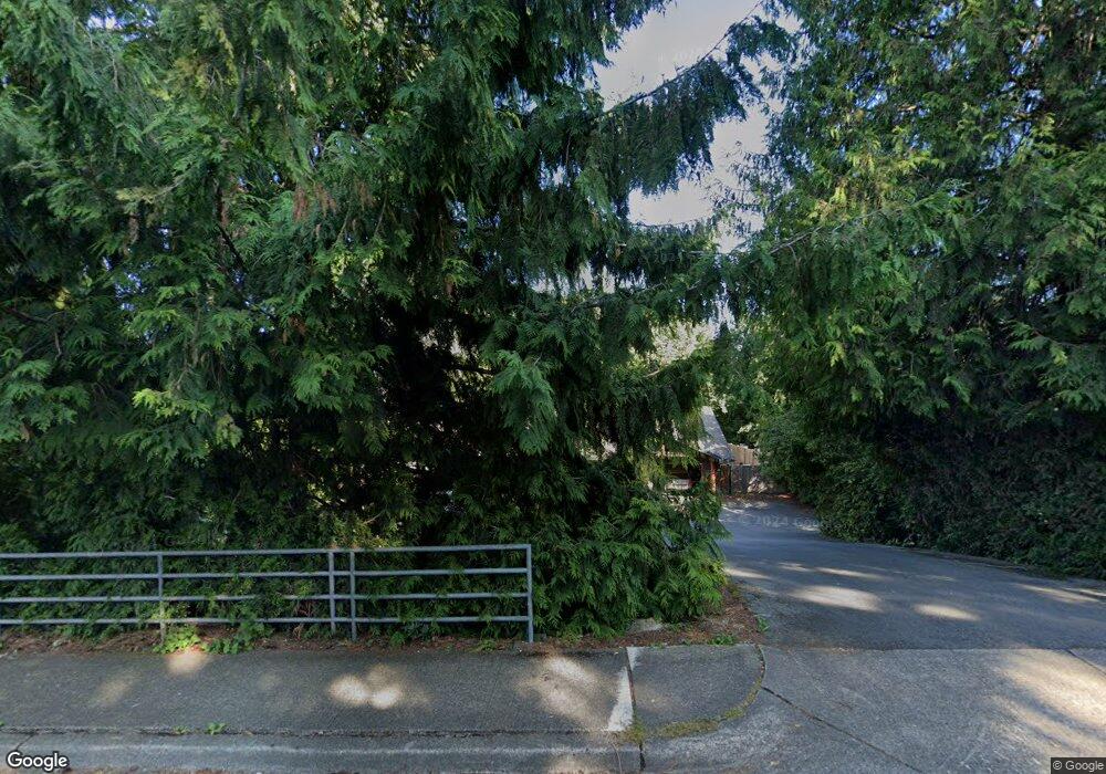 9010 Points Dr NE, Yarrow Point, WA 98004 - photo 1