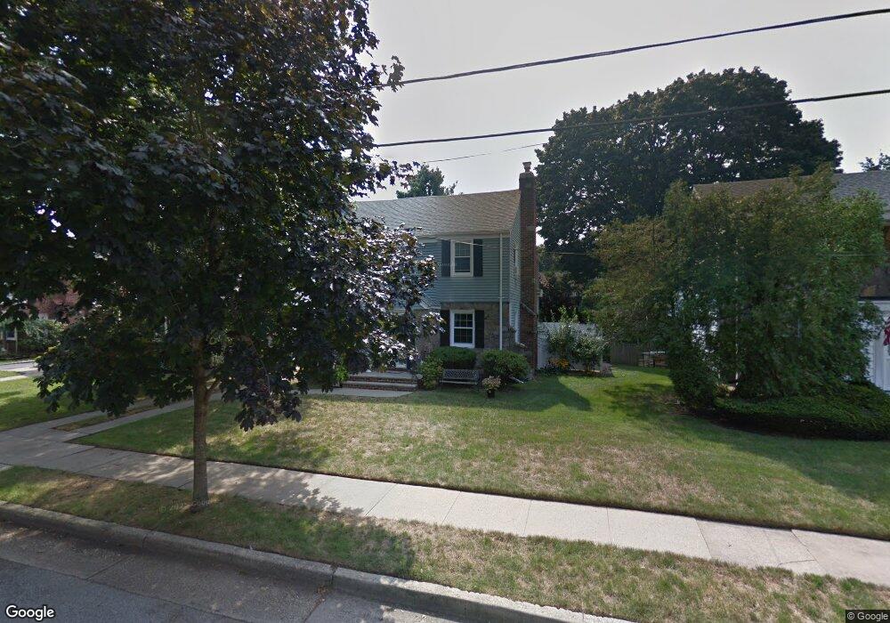 40 Beatrice Ct, Hempstead, NY 11550 - photo 1