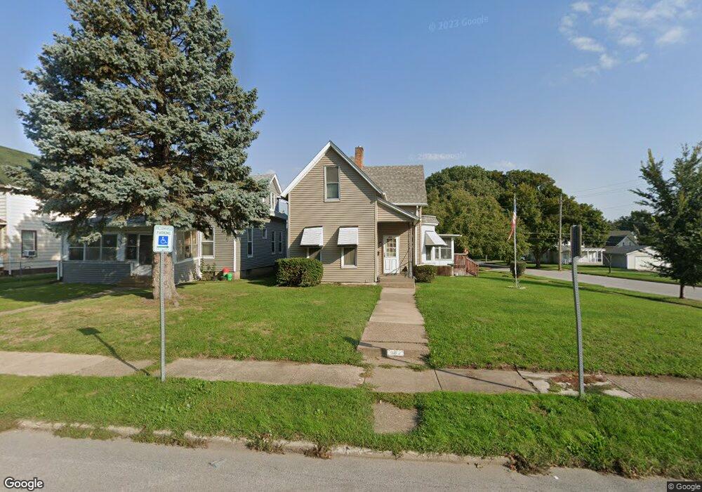 902 W 15th St, Davenport, IA 52804 - photo 1