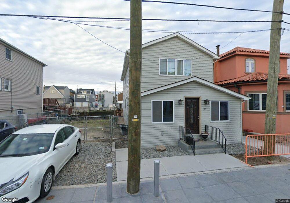 35 W 13th Rd, Broad Channel, NY 11693 - photo 1