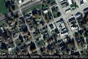 102 S Division St, Stronghurst, IL 61480