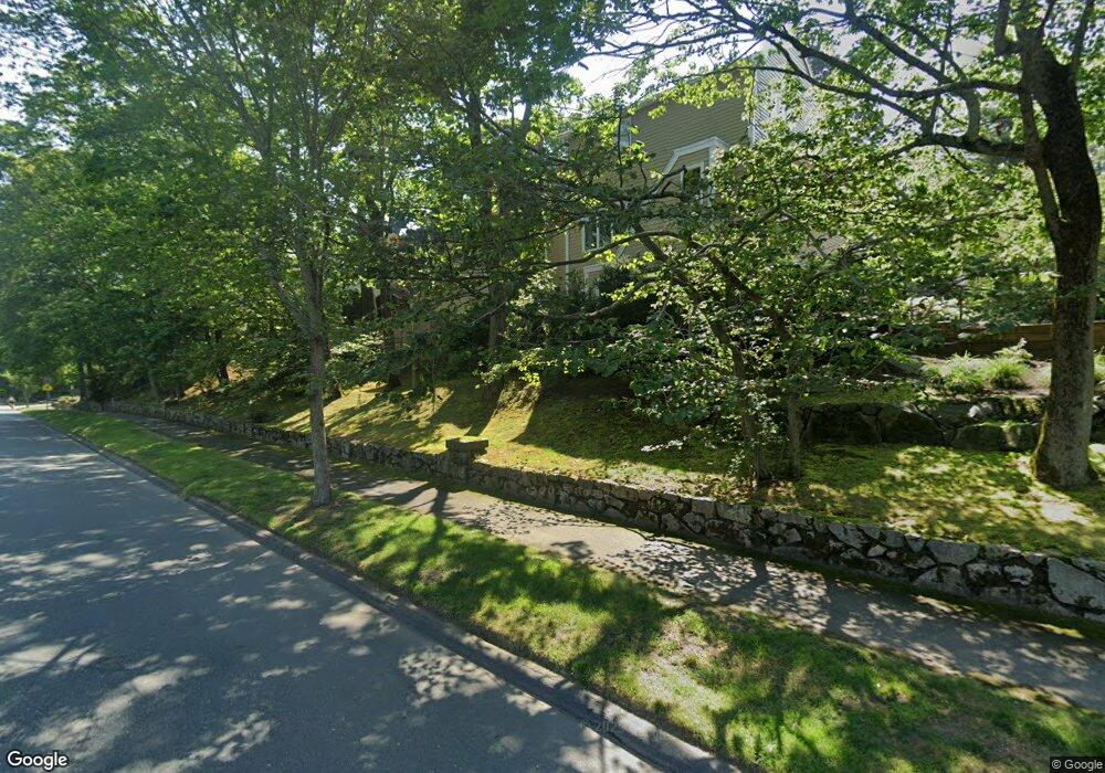 2 Rolleston Rd, Marblehead, MA 01945 - photo 1